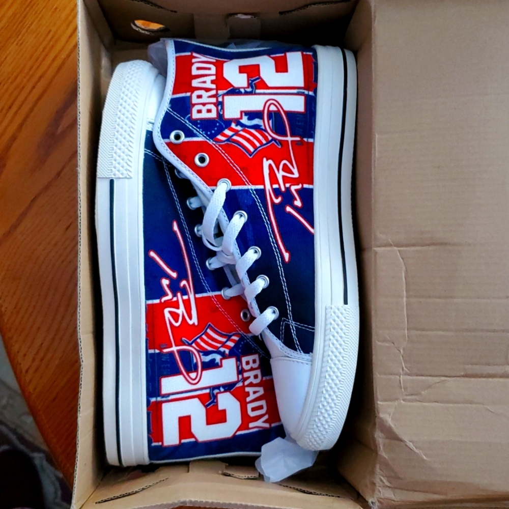 Hi-top sneakers with custom screenwriting, women's size 7.5